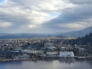 A beautiful lake & city