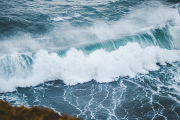 Fototapeta na wymiar wave in the ocean