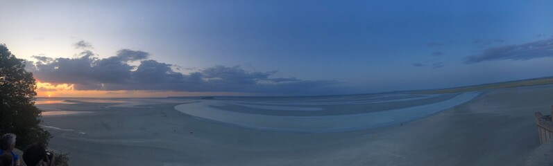 Fototapeta premium sunset over Saint Michel