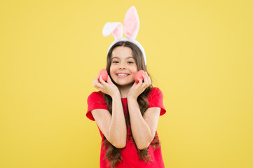 Obraz na płótnie Canvas Look over there. Happy spring holiday of easter. healthy and happy. childhood happiness concept. Ready to Easter. little girl child wear bunny ears. happy easter. Bunny celebration on easter day