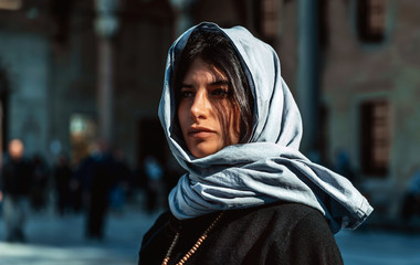 Attractive arabian woman - obrazy, fototapety, plakaty