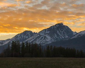 Fototapeta na wymiar Sunset in the High Tatras, Slovakia