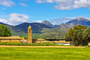 das mittelalterliche Dorf Loporzano, Aragon, Spain - the medieval town of Loporzano in Aragon