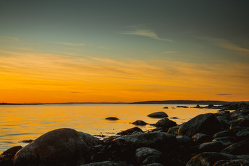 Zachód słońca w Parku Narodowym Ytre Hvaler w Norwegii - obrazy, fototapety, plakaty