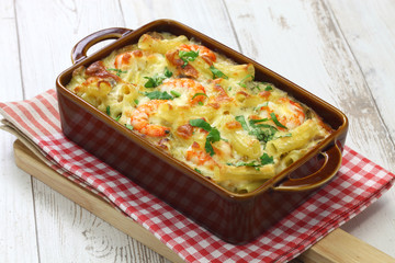 homemade shrimp macaroni  cheese gratin