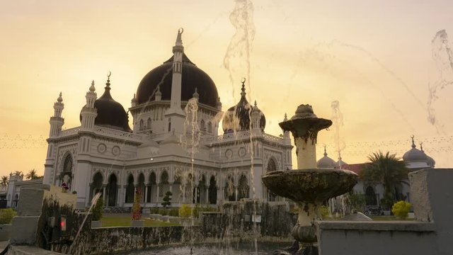 4k time lapse of Masjid Zahir during sunset