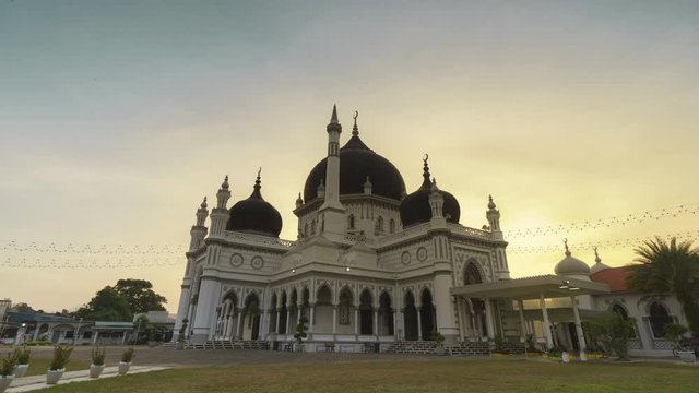 4k time lapse of Masjid Zahir during sunset