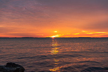 Fototapeta na wymiar Sunrise at the Chesapeake Bay 