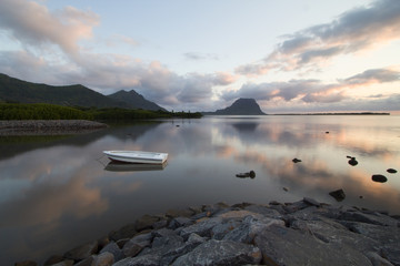 Sunset with a view on le Morne mountain