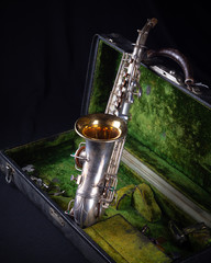 Vintage 1929 Silver Conn soprano sax front view 1