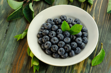 Fresh blueberries in bowl