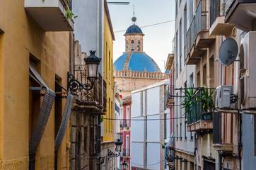 Fototapeta na wymiar Colorful architecture in the Mediterranean city of Alicante, Spain