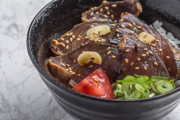 鰹のタタキ丼