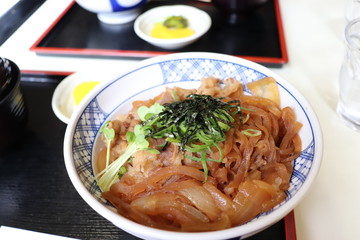 牛丼　ランチ