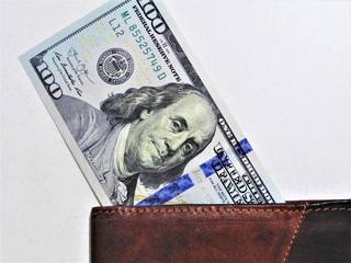 Pesos and american dollars fluctuations