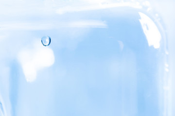水の泡・水面・水中・水の素材。健康や医療、環境やライフスタイル、飲料。1/fゆらぎ。