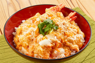 天とじ丼-天丼の卵とじ-卵とじ天丼