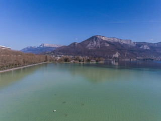 Le lac d'Annecy vue par drone depuis de Paquier