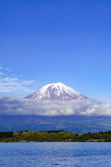 田貫湖から眺める富士山、静岡県富士宮市にて