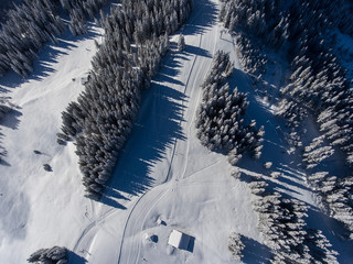 Photographie aérienne de la station de ski de Saint Gervais Mont Blanc sous la neige 
