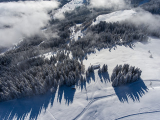Photographie aérienne de la station de ski de Saint Gervais Mont Blanc sous la neige 
