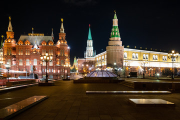 Fototapeta na wymiar view of Kremlin from Manezhnaya Square in Moscow