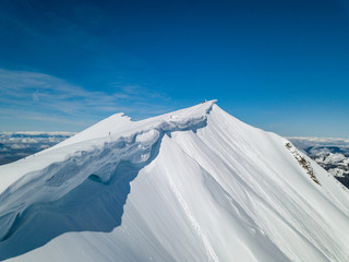 Photographie a&eacute;rienne des alpes fran&ccedil;aise en hiver 