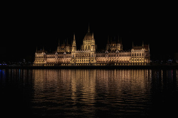 Fototapeta na wymiar Cute view of the illuminated Budapest parliament