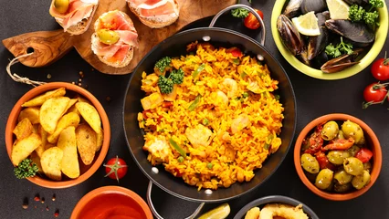 Foto op Canvas assorted of spanish food- tapas, paella, potato bravas, mussels © M.studio
