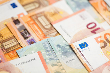 Viele Euro-Banknoten als Hintergrund