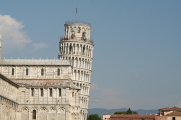 Pisa, Italy : view of the famous leaning tower