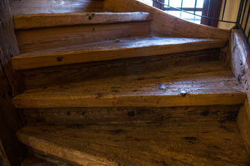 Vecchia scala in legno, close-up