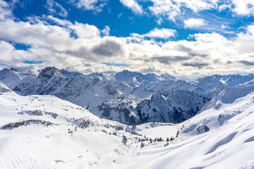 Talblick im Winterwonderland