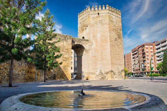 Fuente y torre de la Malmuerta en C&oacute;rdoba