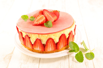 strawberry shortcake- strawberry cake with cream