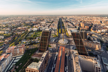 Aerial view of Madrid at sunrise - obrazy, fototapety, plakaty