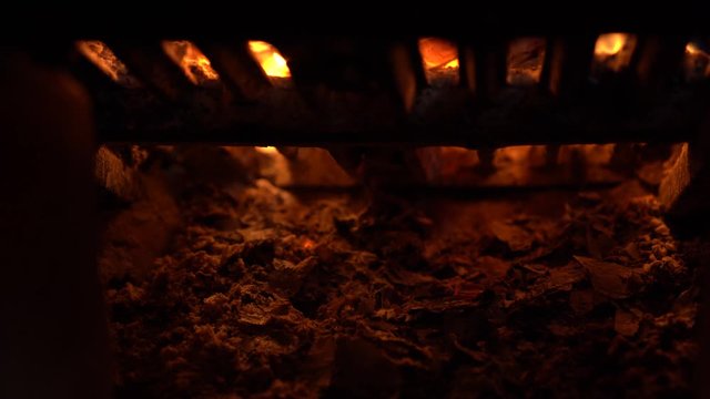 Fireplace, firelights, without coals coals.