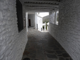 Obraz premium calle de pueblo de la sierra,Alpujarra Granada España