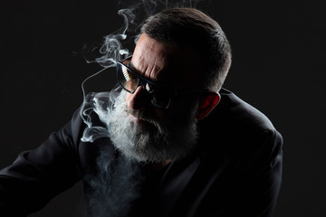 Homme fumeur 