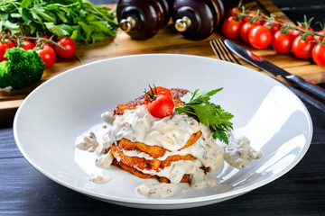 potato pancakes with sour cream sauce