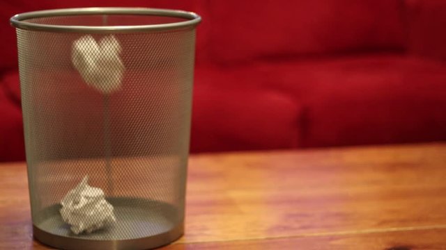 id&eacute;e &agrave; la poubelle