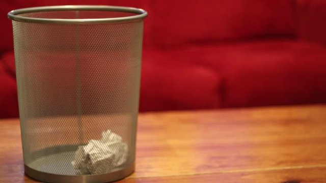 id&eacute;e &agrave; la poubelle