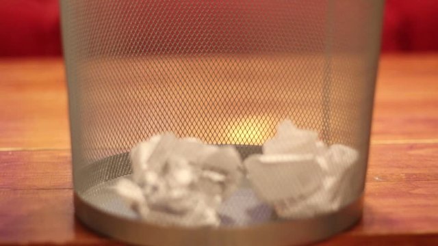 id&eacute;e &agrave; la poubelle