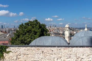 Fototapeta na wymiar Panorama from Suleymaniye Mosque to city of Istanbul