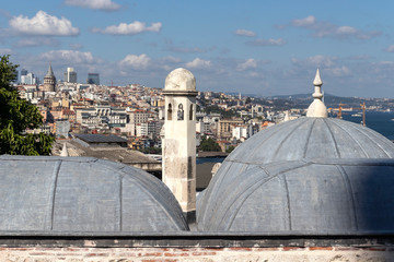 Fototapeta na wymiar Panorama from Suleymaniye Mosque to city of Istanbul