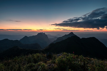 Obraz premium Scenery of Sunset on mountain in national park at Dao Luang Chiang Dao