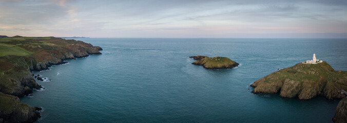 Fototapeta premium Panoramic view of Pembrokeshire Coastline & Strumble Head lighthouse