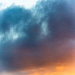 Obraz premium Fantastic clouds at sunrise