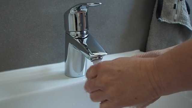 Gr&uuml;ndliches H&auml;nde waschen