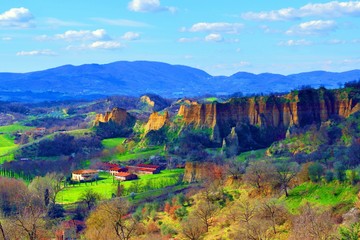 paesaggio naturale toscano delle Balze del Valdarno in Arezzo in Italia. Sono dei rilievi di...